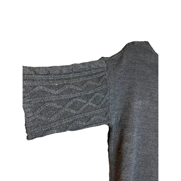 Two Very J Short Sleeve V Neck Cable Knit Sweater Dress - Picture 13 of 15